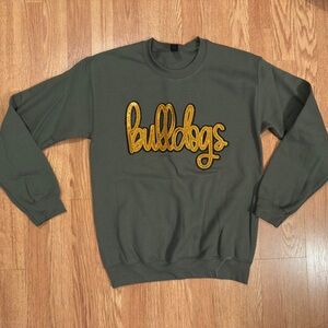 Gildan Heavy Blend Olive Bulldogs Sweatshirt